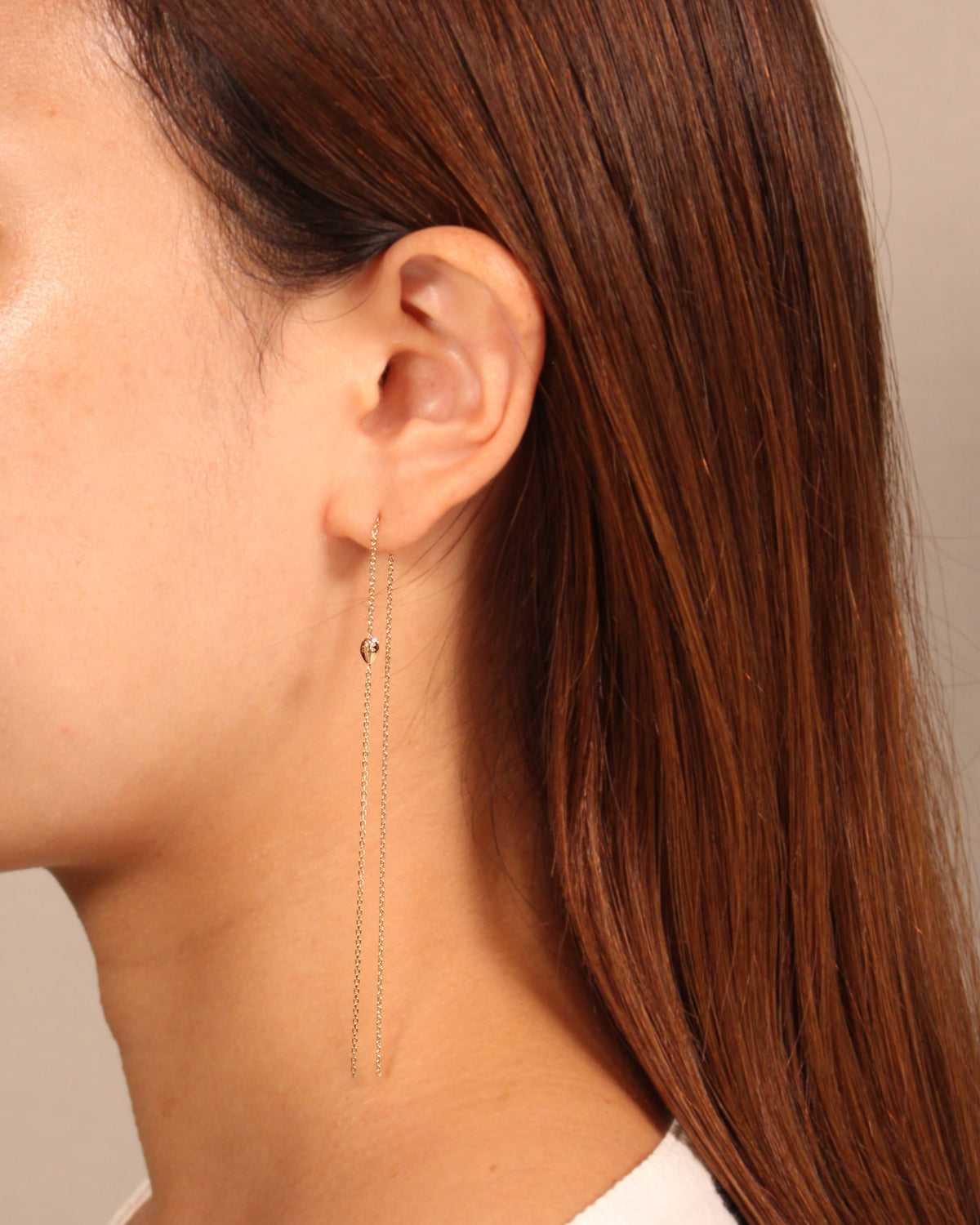 Uzu Uzu pierced earrings worn look 1